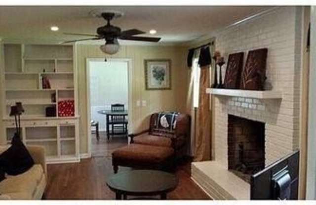 1493 Chateau Drive Gallery 3