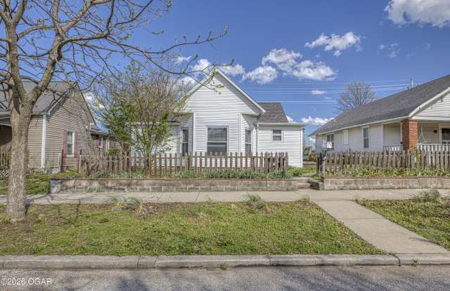 2115 S Byers Avenue Gallery 1