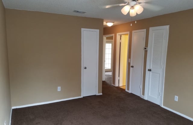 716 Northpoint Circle South - 716 Northpoint Cir S, Jacksonville, FL 32218