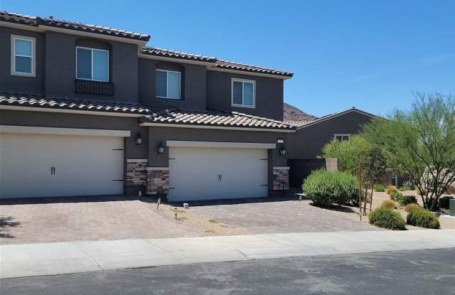 OUTSTANDING HENDERSON TOWNHOME IN GATED COMMUNITY photos photos