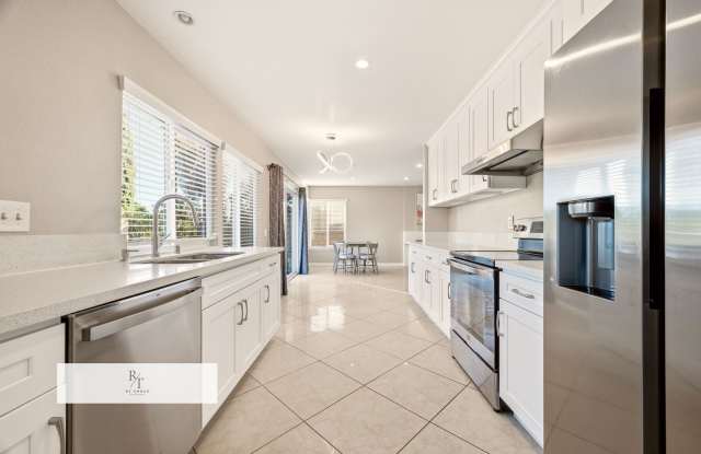 Remodeled 4-Bedroom Home with Golf Course & Mountain Views in Walnut ! Gallery 3