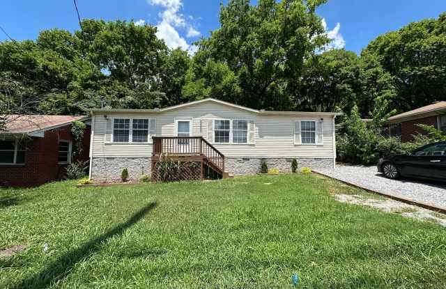 Charming 3 Bed 2 Bath Home in Nashville photos photos