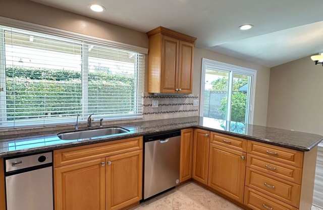 Rossmoor - Gorgeous Home - 3 Bed 2 Bath - Stunning!!!! Gallery 3