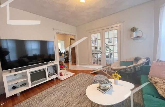 AMAZING 3 BED IN BRIGHTON - 504 Washington Street, Boston, MA 02135 AMAZING 3 BED IN BRIGHTON - 504 Washington Street, Boston, MA 02135