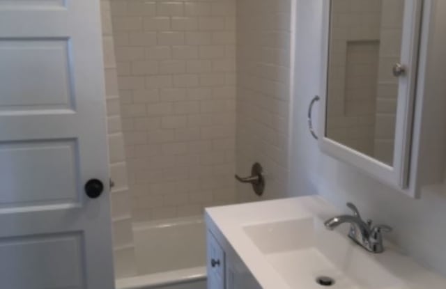 2623 1/2 La Salle Ave. - 2623 1/2 S La Salle Ave, Los Angeles, CA 90018