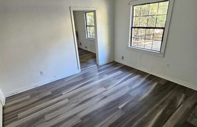 2804 Lincoln Avenue Gallery 3