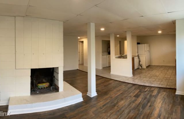 817 S 140th st lower - 817 South 140th Street, Burien, WA 98168