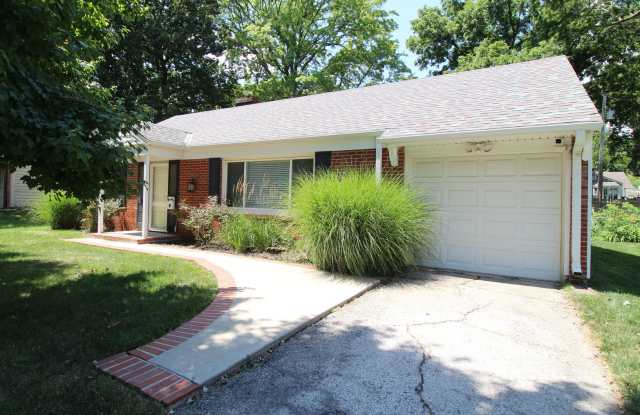 2 Bedroom 1 Bath Home In Prairie Village photos photos
