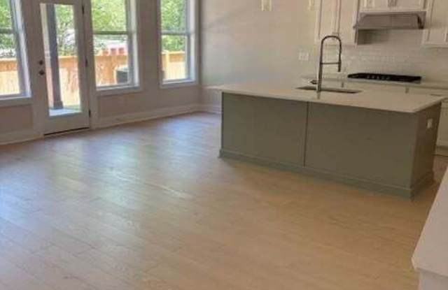 2560 Silver Star Drive Gallery 4
