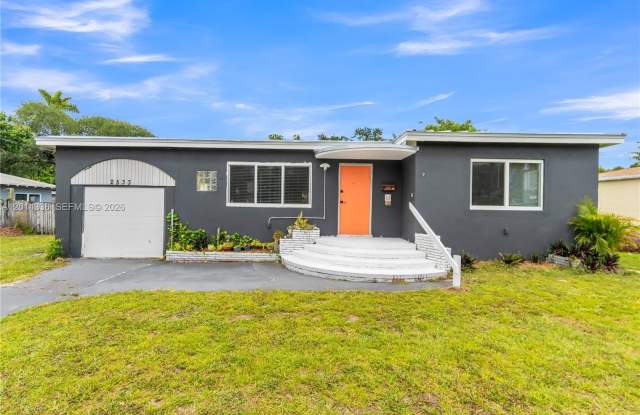2533 Johnson St photos photos