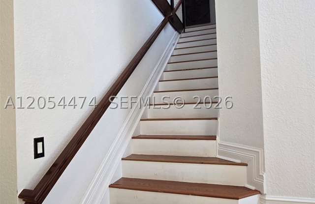 19179 S Gardenia Ave Gallery 3