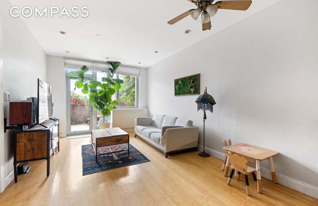 35 McDonald Avenue photos photos