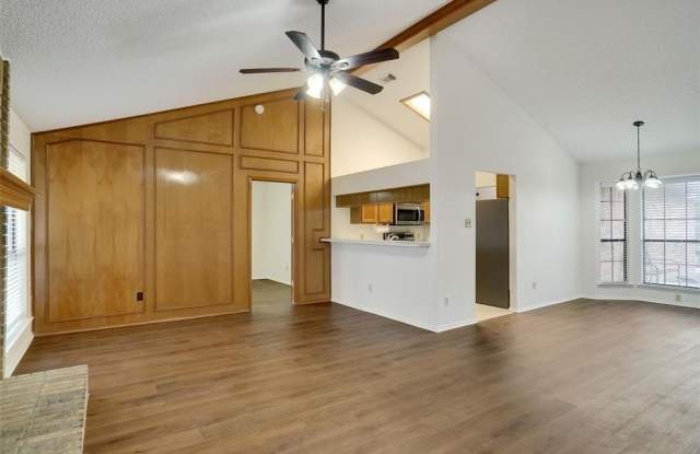8228 Meadowbrook Drive Gallery 3