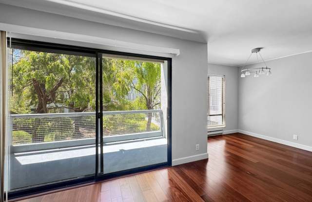 Light-Filled 1-Bedroom with Modern Kitchen and Private Balcony - 4 Admiral Drive, Emeryville, CA 94608 Light-Filled 1-Bedroom with Modern Kitchen and Private Balcony - 4 Admiral Drive, Emeryville, CA 94608