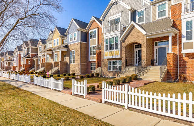 4192 Royal Mews Circle - 4192 Royal Mews Circle, Naperville, IL 60564