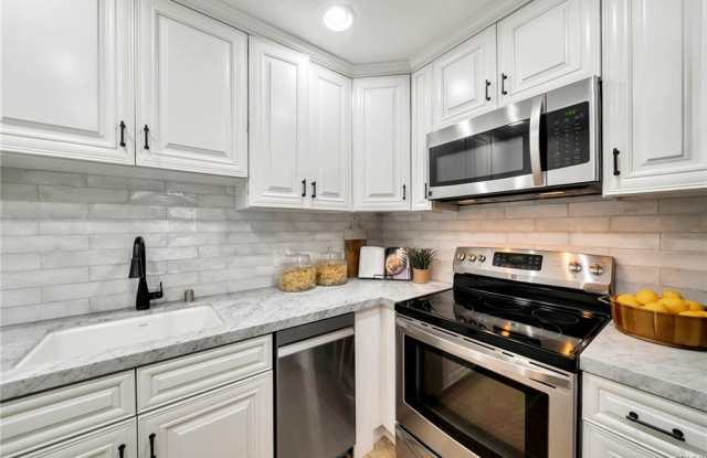 300 Cagney Lane - 300 Cagney Lane, Newport Beach, CA 92663