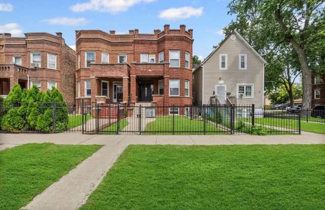 4704 W Monroe Street unit: 1 photos photos