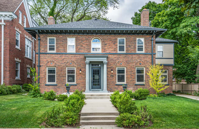 2910 E Kenwood Blvd - 2910 East Kenwood Boulevard, Milwaukee, WI 53211