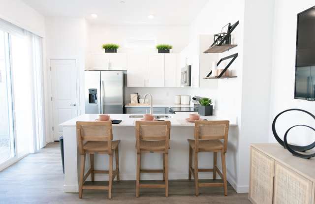 Avilla Broadway Gallery 3