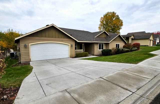 *360 TOUR AVAILABLE* Spacious Ranch-Style Home with Huge Backyard photos photos