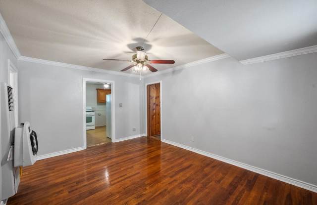 Charming home located in the heart of Corsicana Gallery 4