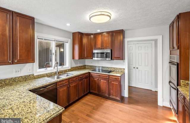 20 CESSNA LANE photos photos