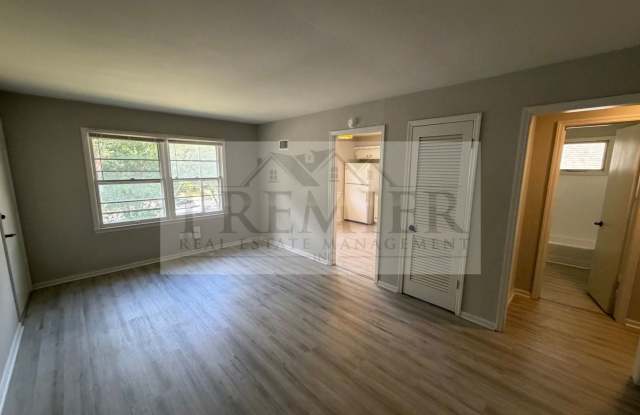 8416 Travis Lane Overland Park KS - Rent 1300 - 2 bed / 1 bath apartment - with open garage space / storage / washer / dryer Gallery 4