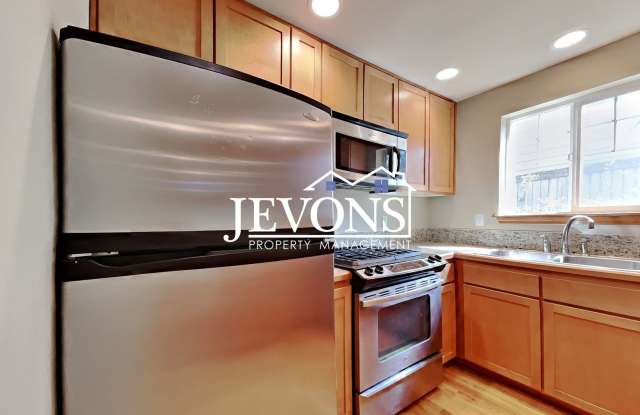 Charming two-story condo with two master suites - Pet Friendly! photos photos