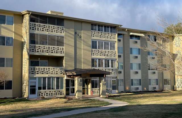 Spacious Top-Floor Condo in 55+ Community - 650 South Alton Way, Denver, CO 80247 Spacious Top-Floor Condo in 55+ Community - 650 South Alton Way, Denver, CO 80247