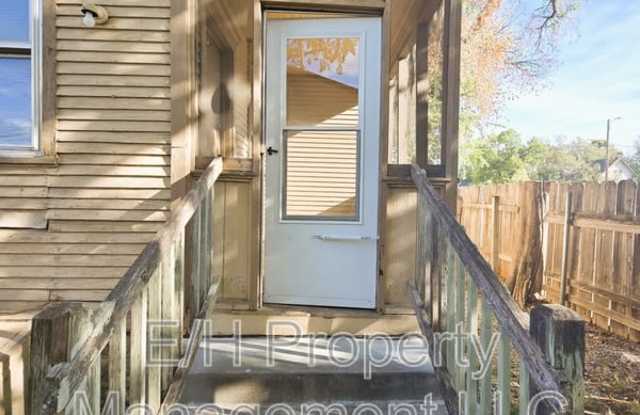 1007 West Maple Street Gallery 1