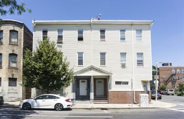 198 Maverick St Apt 1 - 198 Maverick St, Boston, MA 02128