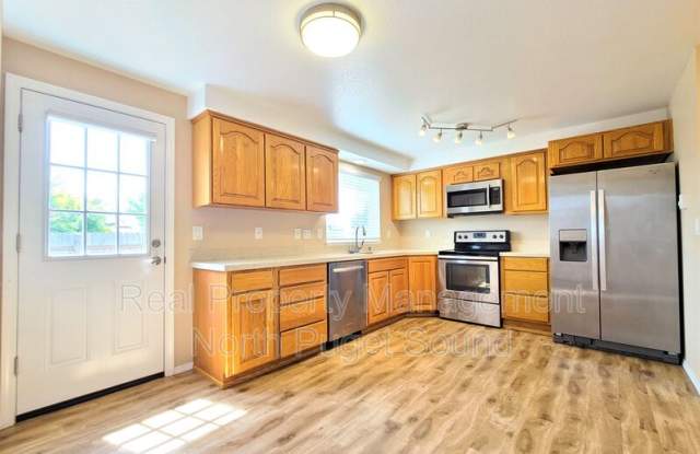 9228 50th Ave NE - 9228 50th Avenue Northeast, Marysville, WA 98270
