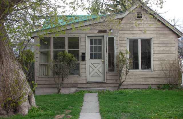 Charming 2 Bed/1 Bath Downtown House photos photos Charming 2 Bed/1 Bath Downtown House photos photos