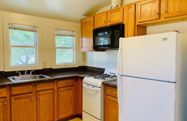 Adorable Studio in Downtown San Diego - Only $1,495/mo! Gallery 3