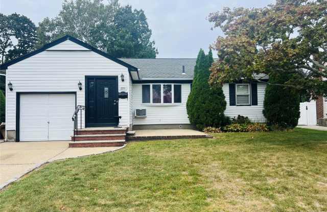 694 Blackstone Avenue photos photos