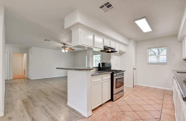 House For Rent 219 Schley St, Richwood, TX 77531 Gallery 3