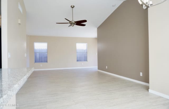 3033 E HONONEGH Drive Gallery 4