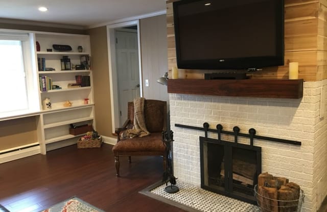7095 State Route 104 -A Gallery 3
