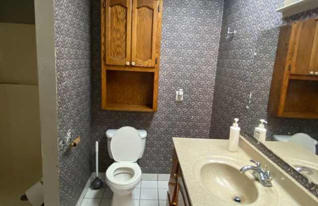 Charming 3BR House in Stockton Gallery 4