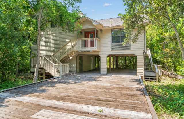 Secluded 3 Bedroom, 2 Bath Home w/ WaterViews just off Scenic Hwy! - 3686 Mackey Cove Drive, Ferry Pass, FL 32514