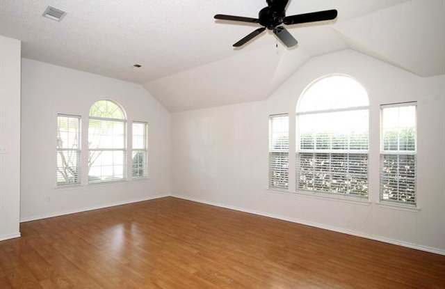 7404 Vineyard Drive Gallery 3