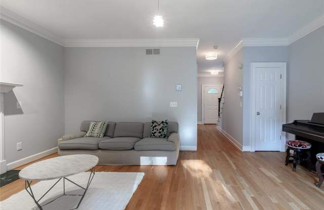 2036 Fairhaven Circle NE Gallery 3