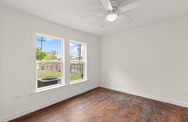 2401 Columbus Avenue - A Gallery 4