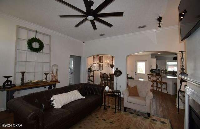 1804 Millwood Lane Gallery 3