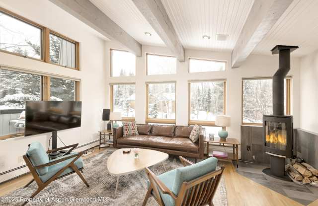 950 Cemetery Lane Gallery 4