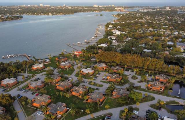 825 Center St photos photos 825 Center St photos photos