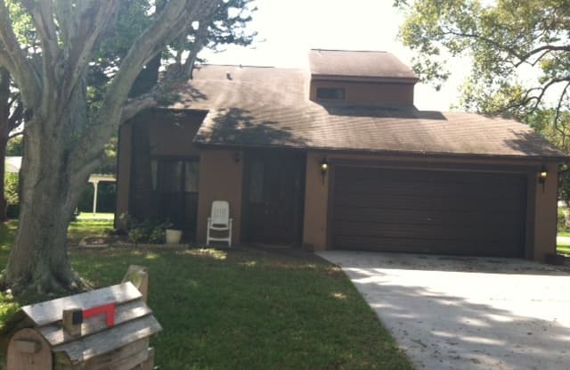 165 Lake Shore - 165 Lake Shore Dr W, Palm Harbor, FL 34684