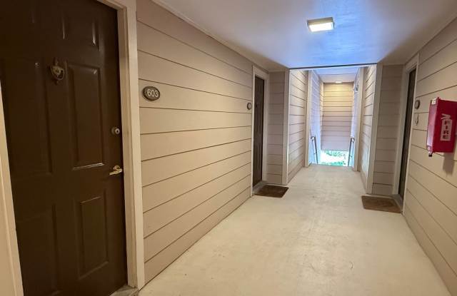 Unfurnished Two Bedroom Brighton Bay Villa with Garage! Gallery 3
