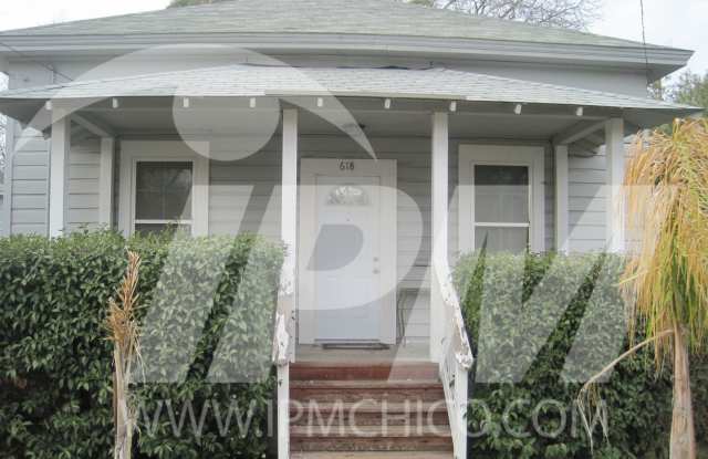 Classic 3 bedroom 2 bathroom home! Half off first month rent** Gallery 3