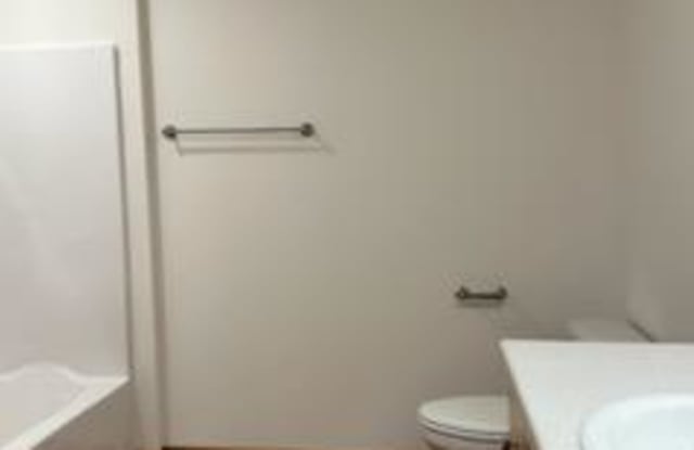 822 Adams Court - 601 Gallery 4